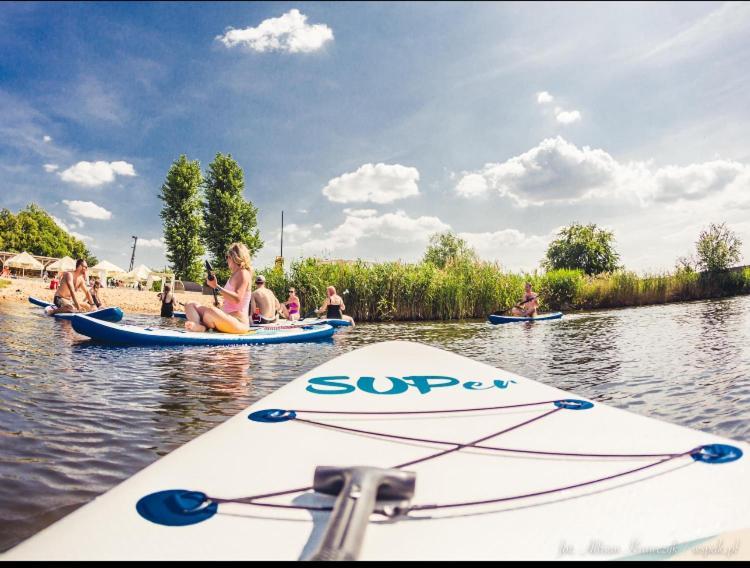 Wake Villa Brwinow ภายนอก รูปภาพ
