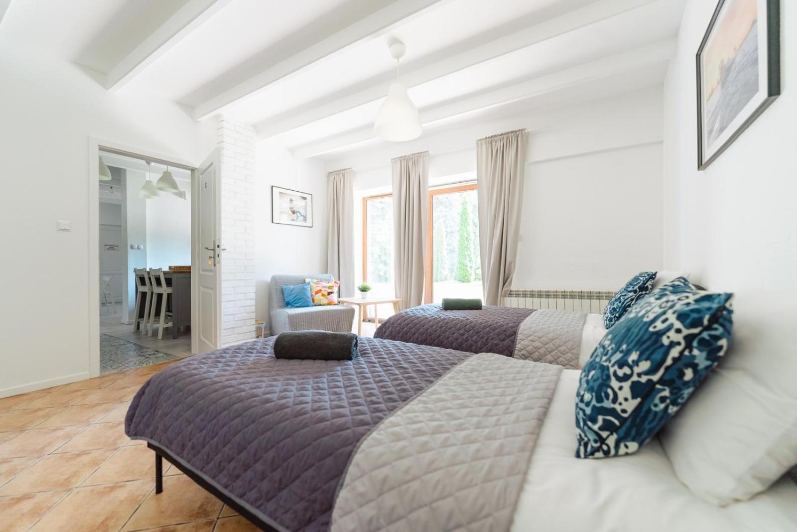 Wake Villa Brwinow ภายนอก รูปภาพ
