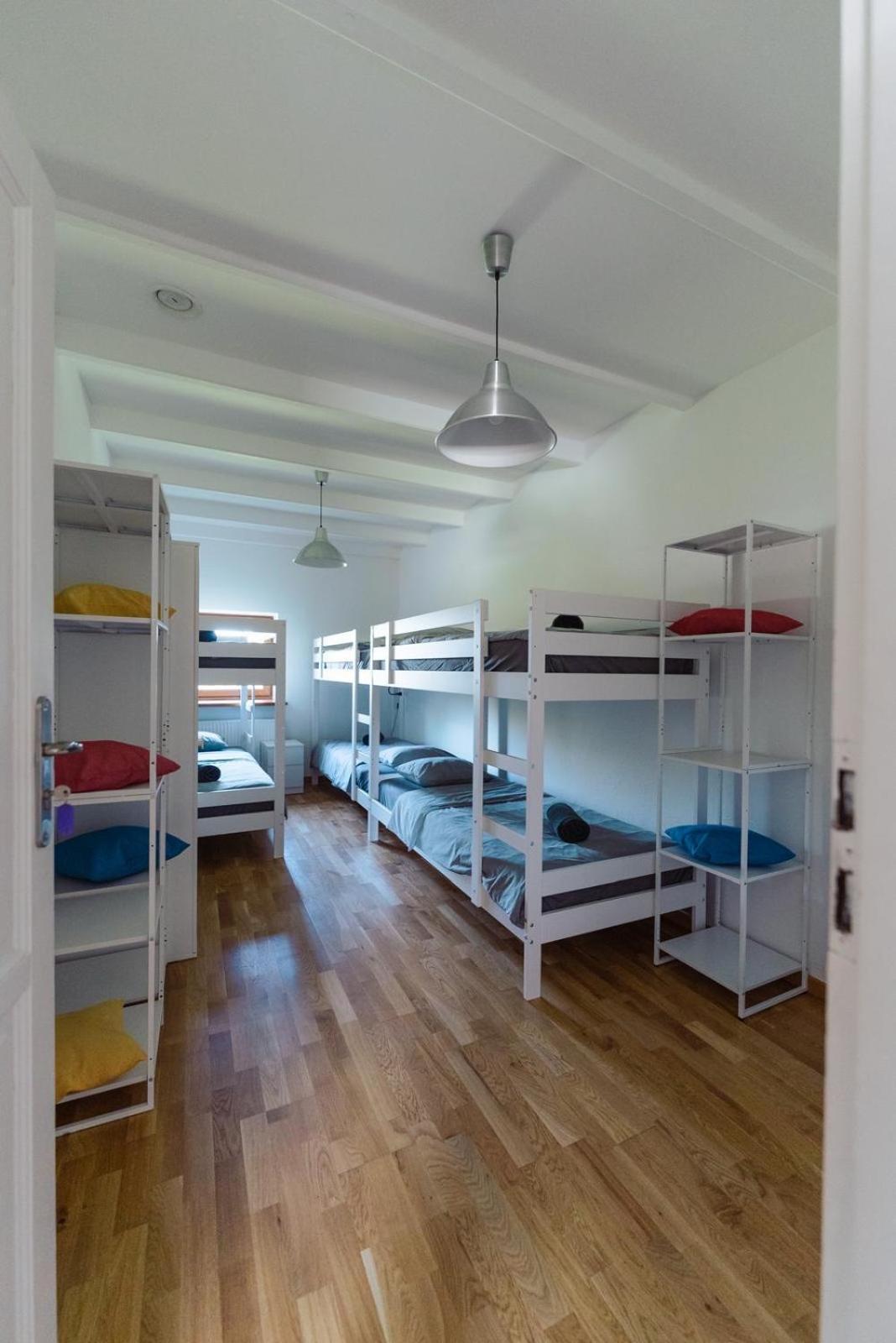 Wake Villa Brwinow ภายนอก รูปภาพ